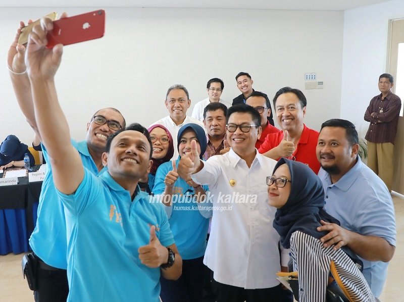 Gubernur Berbicara dalam Workshop Eksekutif Strategi 2019 Region IX Kalimantan  – Beberkan Strategi Mengelola APBD yang Dimulai dari 0 Rupiah