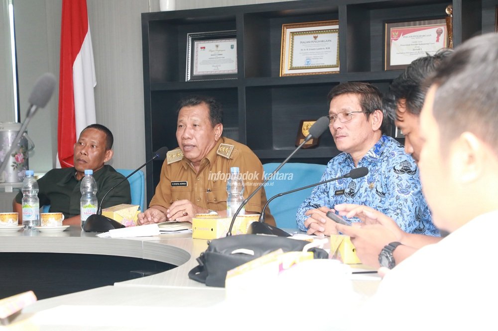Listrik di Pulau Bunyu Tuntas dalam Waktu 7 Hari  –Obstacle Tiang Listrik di Ujung Landasan Pacu Bandara Segera Direlokasi—