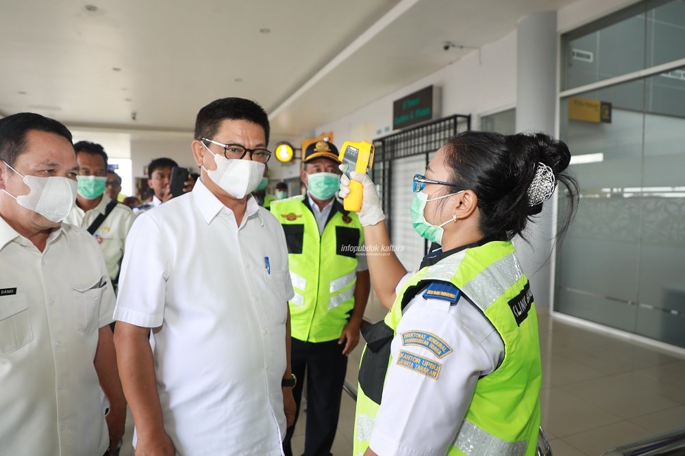 Cegah Corona, Gubernur Cek Langsung Pelabuhan dan Bandara
