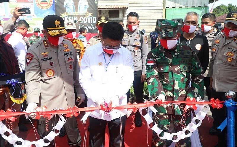 Resmikan Kampung Trengginas, Gubernur Ajak Masyarakat Berpartisipasi  – Cegah Covid-19 Selain Disiplin, Kebersamaan dan Sinergisitas juga Penting