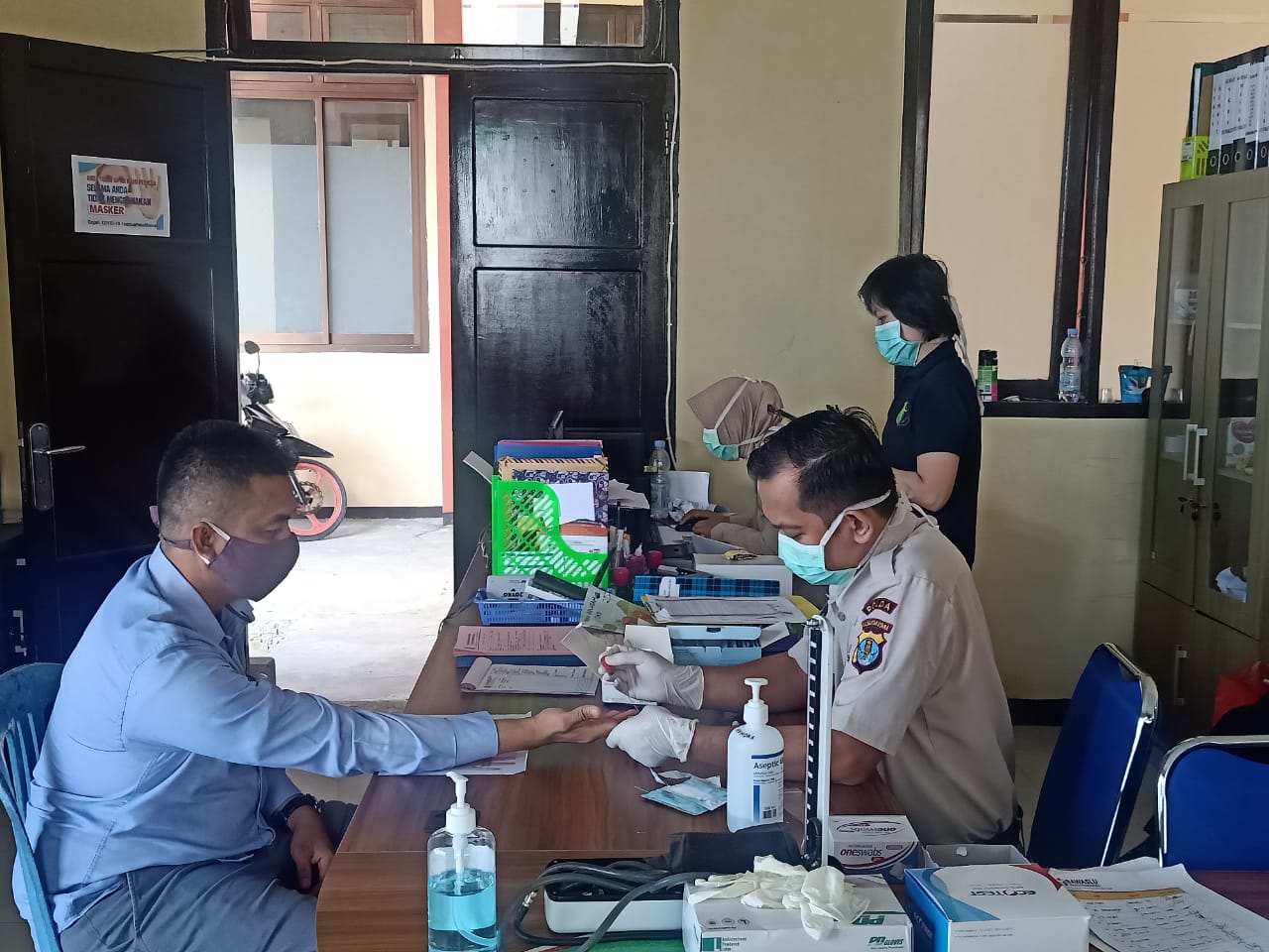 Pastikan Bebas Corona, Personil Bawaslu Tarakan Jalani Rapid Test