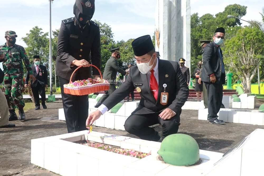 Dulu Angkat Senjata, Kini Lawan Corona
