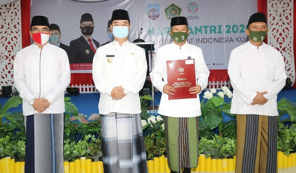 Santri Harus Jadi Teladan Dalam Penanganan Covid-19