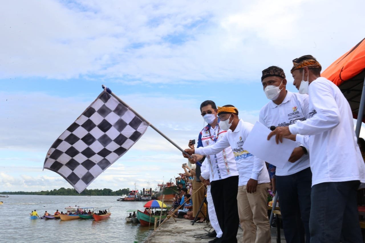 Lepas Pebalap Ketinting, Wagub Yansen Ingin Potensi Wisata Sungai Kayan Beri Devisa