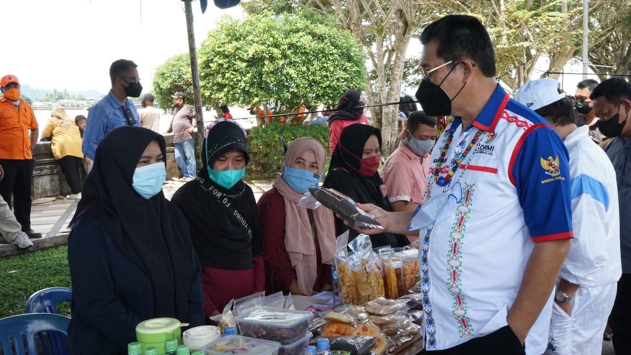 Sambangi Pelaku UMKM, Wagub Tekankan Penggunaan Bahan Pangan Lokal