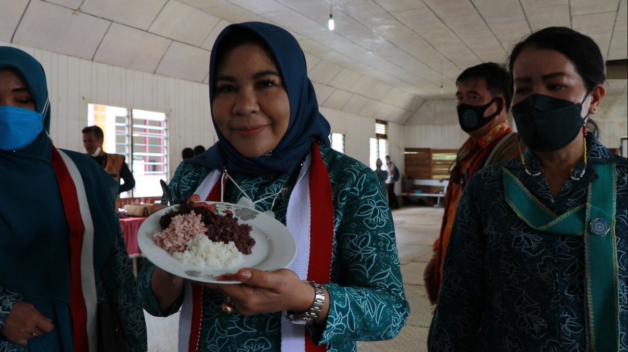 Rachmawati Puji Panganan Tradisional Krayan