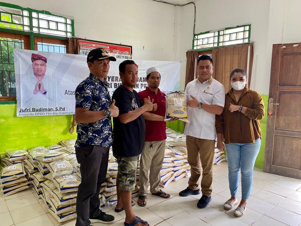 Peduli Korban Banjir, Jufri Budiman Salurkan-Bantuan Untuk Warga Mansalong