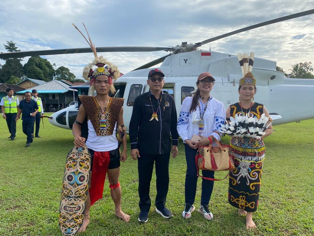 Pakai Helikopter Deddy Sitorus Reses di KTT dan Malinau