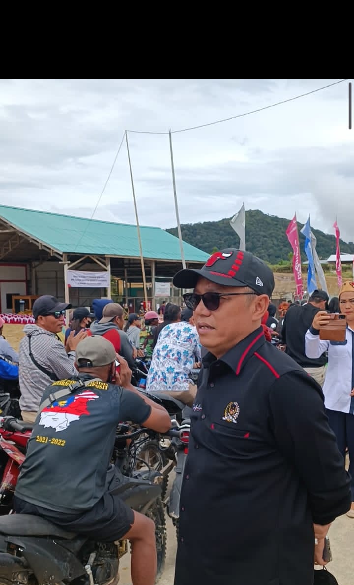 Deddy Sitorus dan Direksi Pertamina Tinjau Antrean BBM Di Krayan
