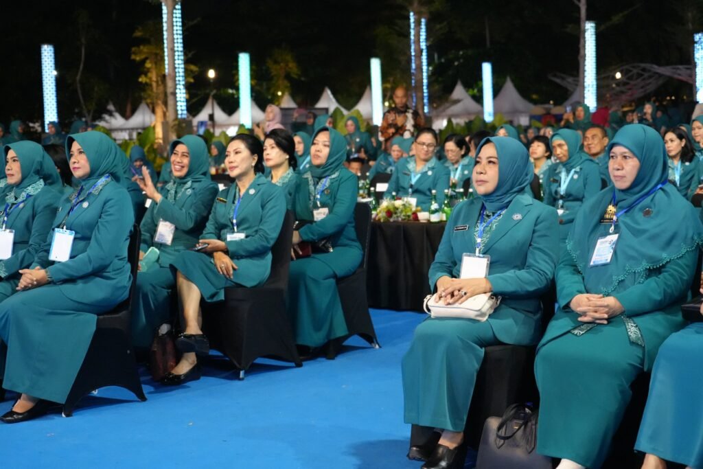 Puncak Peringatan HKG PKK ke-52 Berlangsung Meriah, Kaltara Sabet Juara III Lomba Defile