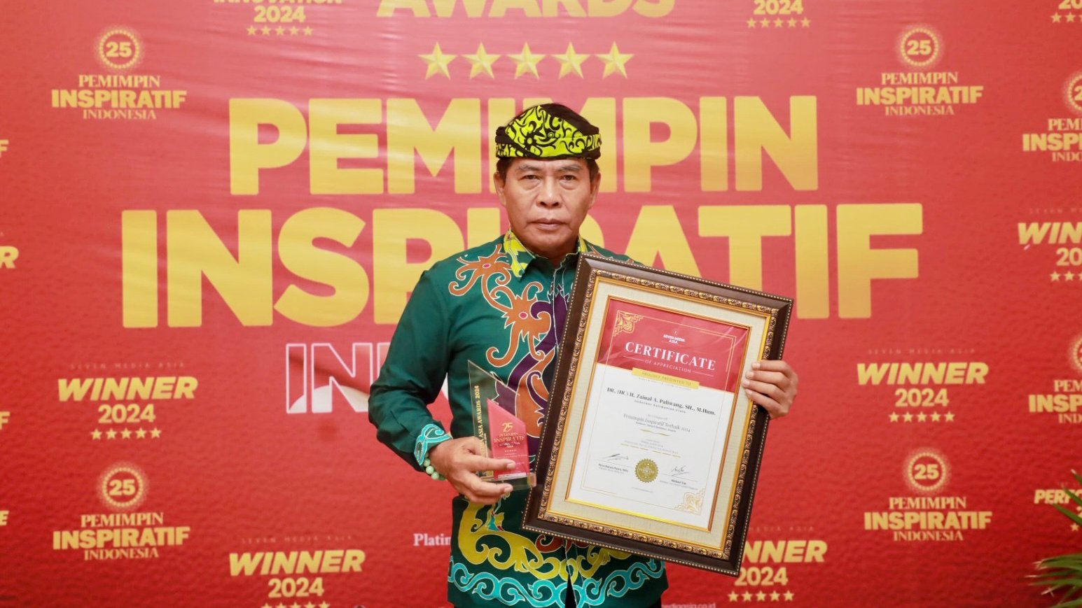 Gubernur Raih Anugerah 25 Pemimpin Inspiratif 2024