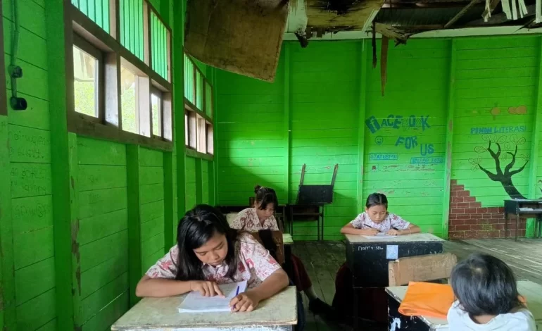 Plafon Sekolah Runtuh, Bupati Syarwani Harus Lakukan Evaluasi Kepala Dinas Pendidikan