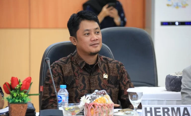 DPD RI Angkat Bicara Soal Polemik KIP K Poltekbiskal: Potongan Dana Beasiswa Tidak Dibenarkan!