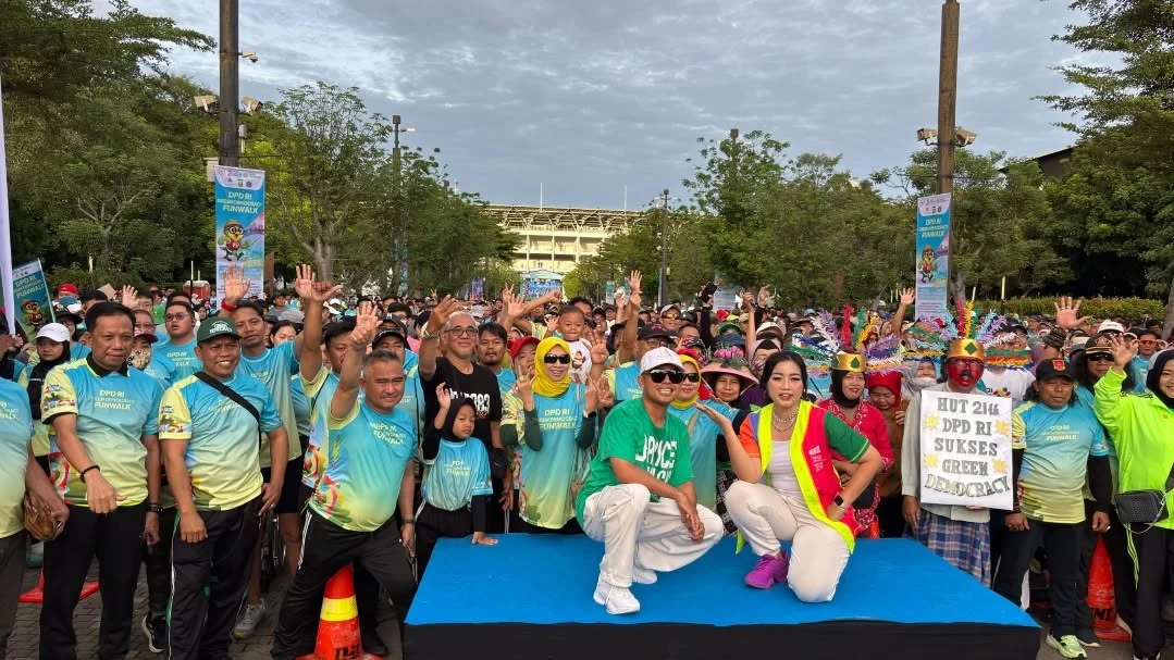 Green Democracy Fun Walk DPD RI Meriah di GBK, Wali Kota Khairul Tarakan Ikut Berjalan Sehat