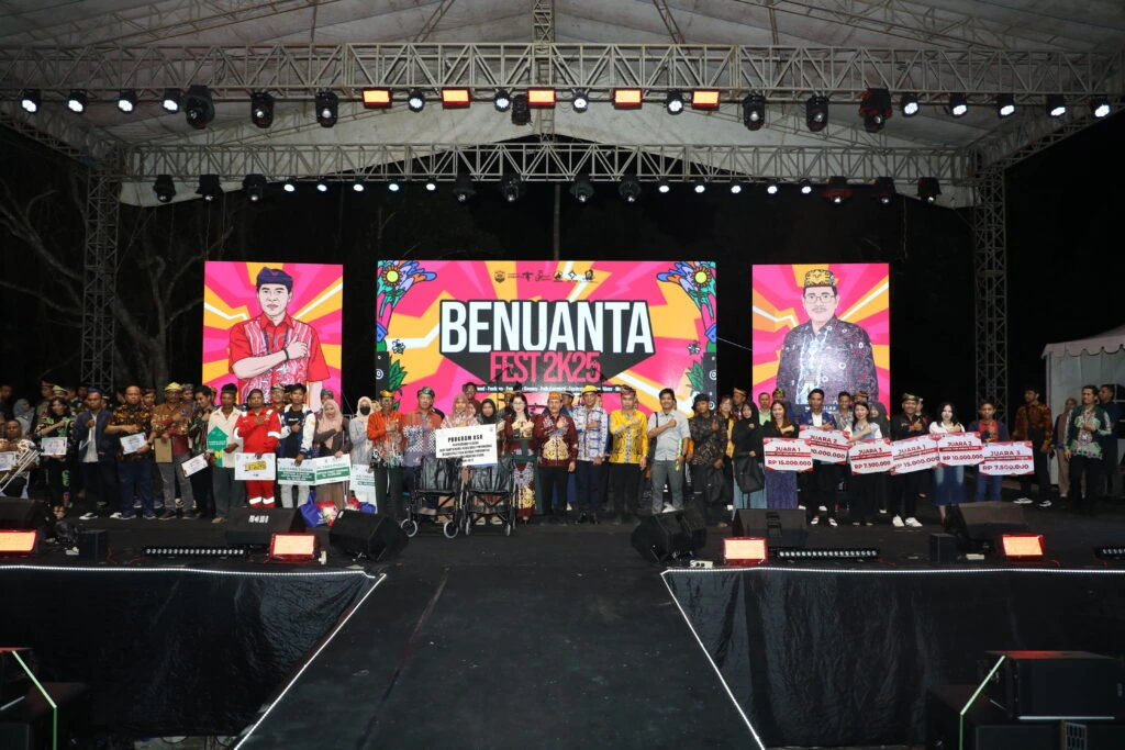 Wagub Ingkong Ala Serahkan Penghargaan 8 Aksi Konvergensi Stunting, Tegaskan Investasi SDM Masa Depan Kaltara