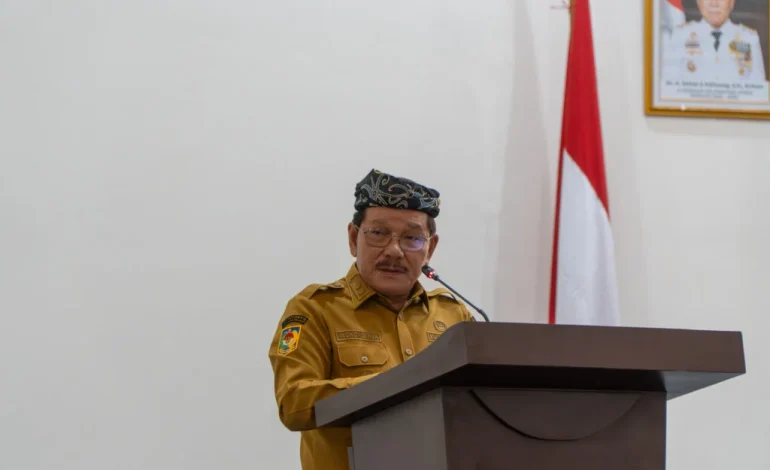 Jawab Pandangan Fraksi, Wagub Ingkong Ala Dorong Percepatan Lelang APBD 2026 dan Optimalkan PAD Berbasis Digital