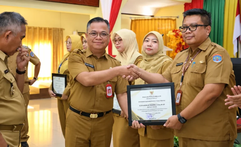 Sabet Predikat Sangat Baik, BLUD Puskesmas Mamburungan Terima Penghargaan dari Pemkot Tarakan
