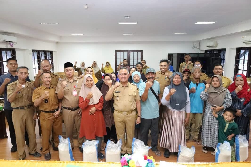 Wali Kota Tarakan Serahkan Bantuan bagi Korban Kebakaran dan Longsor di Mamburungan