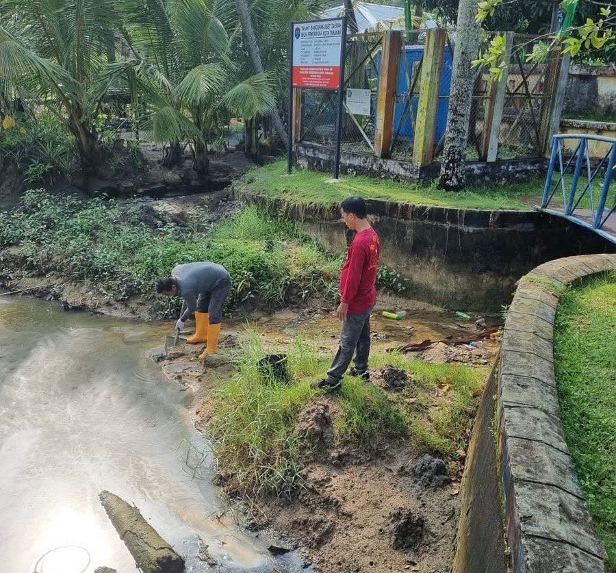 ASN Kelurahan Mamburungan Gelar Kerja Bakti Gerakan Indonesia ASRI